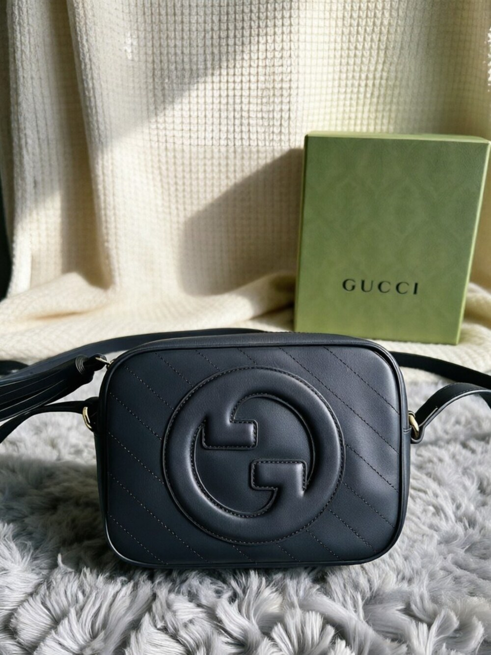 Gucci Blondie Medium Shoulder Bag
